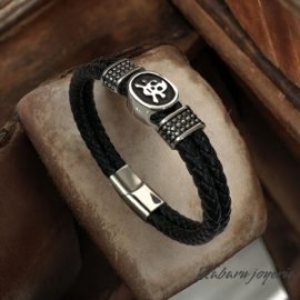 Pulsera caballero de cuero negra calavera