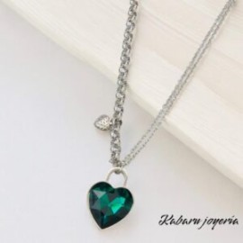 Collar color plata acero inoxidable corazón cristal verde