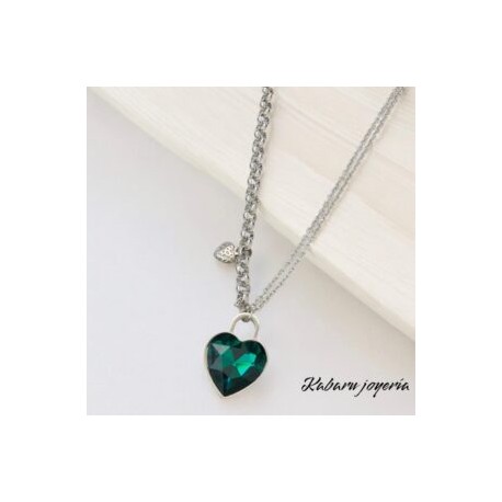 Collar color plata acero inoxidable corazón cristal verde