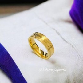Anillo T7 matrimonio acero inoxidable dorado escarchado