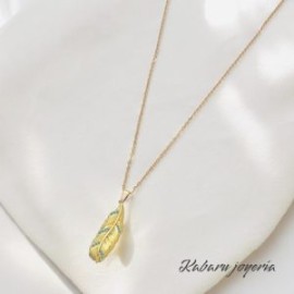 Collar dorado acero inoxidable pluma turquesa