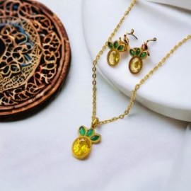 Conjunto dorado acero inoxidable piñas