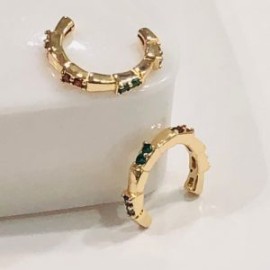 Aretes puño piedra colores chapa de oro 18k