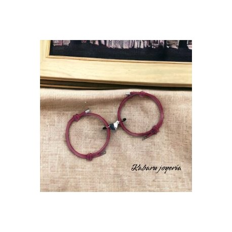 Pulsera cordón color vino parejas corazón