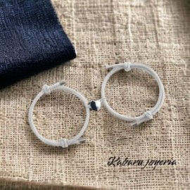 Pulsera cordón color gris parejas corazón