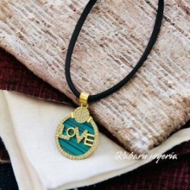 Chocker LOVE verde de oro 18k
