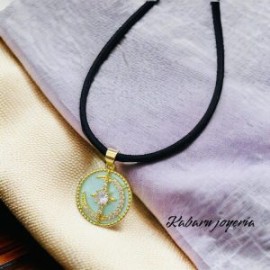 Chocker luna estrella pistache de oro 18k