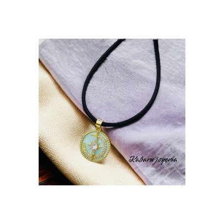Chocker luna estrella pistache de oro 18k