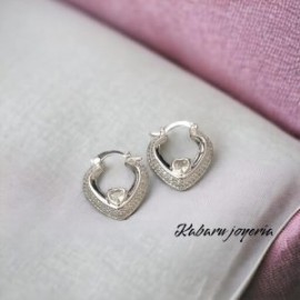 Aretes corazón color  plata chapa de oro 18k