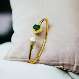 Pulsera corazon piedra verde chapa de oro 18k