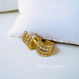 Aretes de puño perla chapa de oro 18k