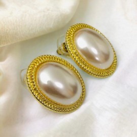 Pendientes ovales perla chapa de oro 18K