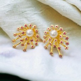 Pendientes estrellas piedra roja chapa de oro 18K