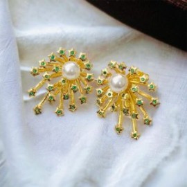 Pendientes estrellas piedra verde chapa de oro 18K