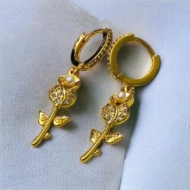 Aretes flor perla chapa de oro 18K