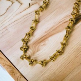 Collar dorado acero inoxidable nudo
